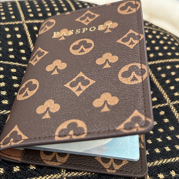 Brown Patterned Passport Holder - Picture 4 of 7